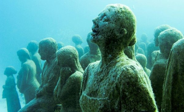 Биолюминесцентные скалы Окаяма