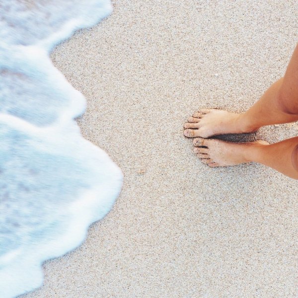 Ноги на песке