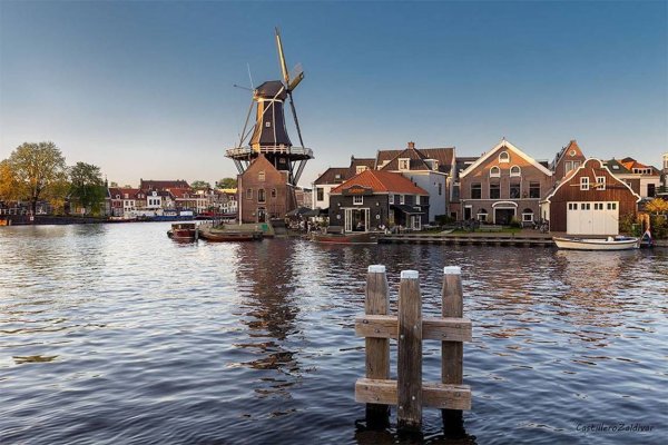 Нидерланды Эдам Волендам