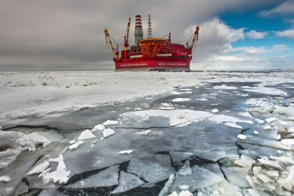 Норвежская нефтедобывающая платформа