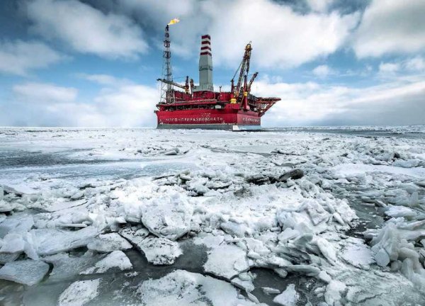 Платформа Приразломная в Печорском море