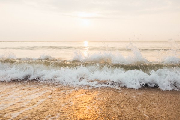 Море в бежевых тонах