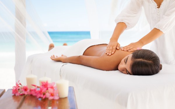 Массаж на берегу моря