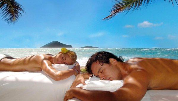 Массаж на пляже