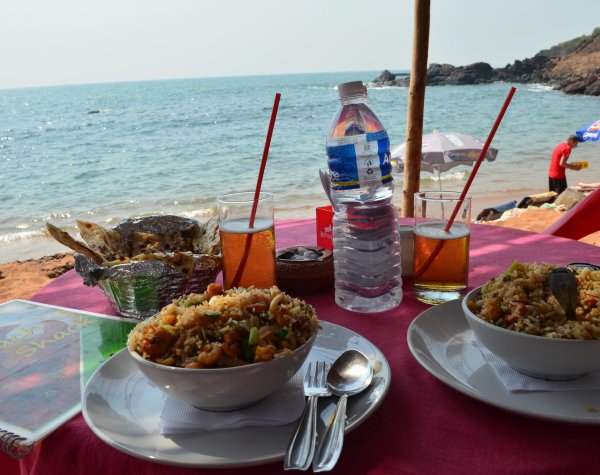 Обед на море