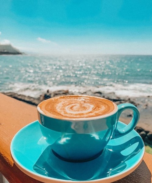 Доброе утро море и кофе