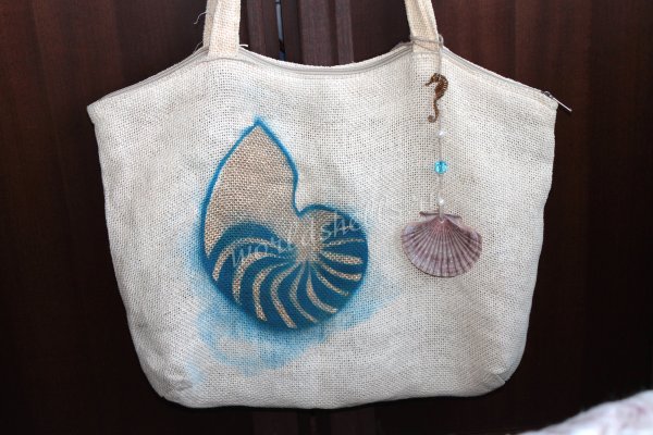 Пикник на берегу моря закат