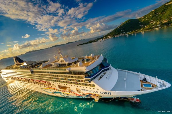 Круизный лайнер Norwegian Spirit