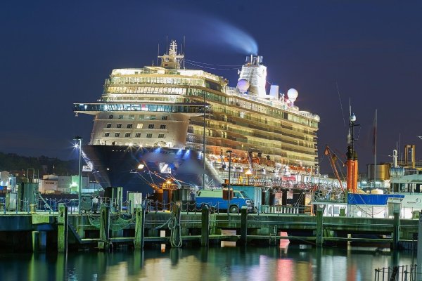 Круизный лайнер Карнивал