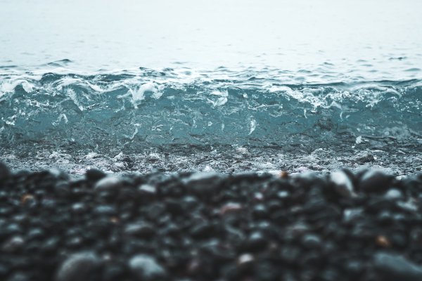 Море волны галька
