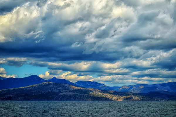 Небо горы море