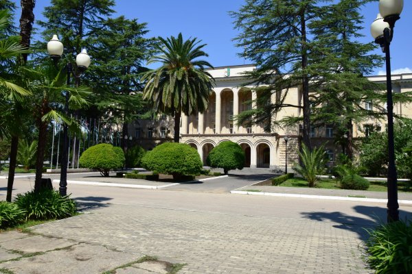 Набережная Диоскуров Сухум