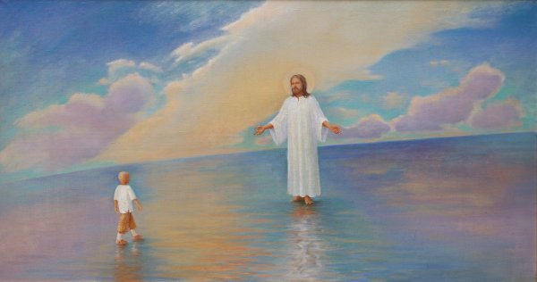 Человек молится на природе