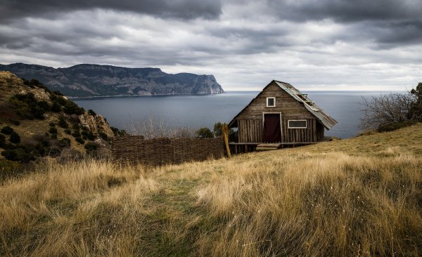Одинокий домик у Южного побережья Исландии