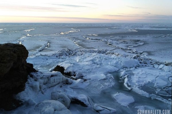 Замерзшее Азовское море