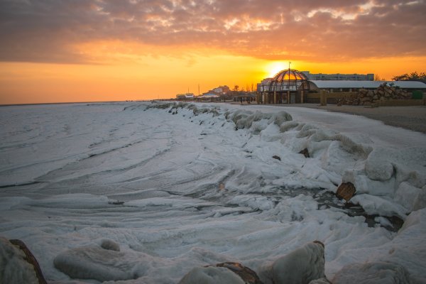 Щелкино замерзшее море