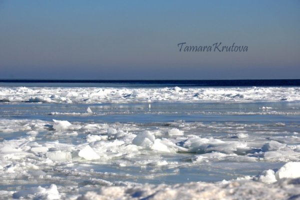 Замерзшее Азовское море