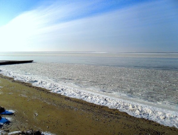 Замерзшее Азовское море Мариуполь