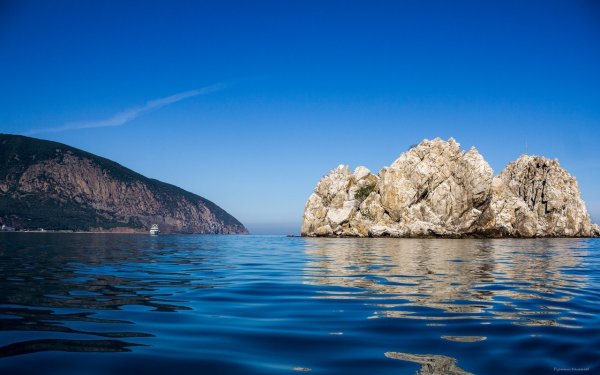 Скалы адалары в Гурзуфе