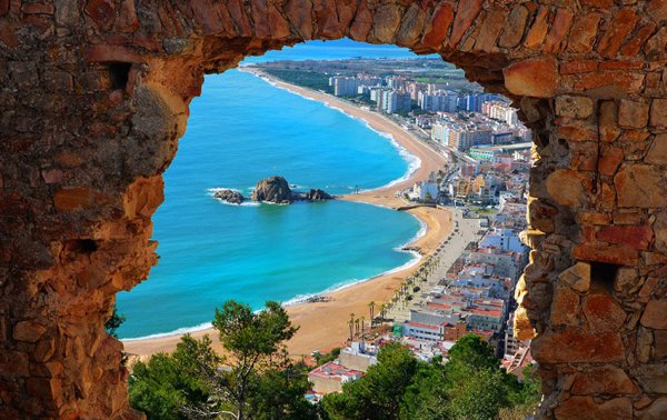 Пляж Сант Себастиа Барселоны