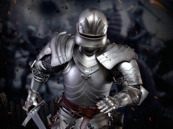 Рыцарь в латных доспехах