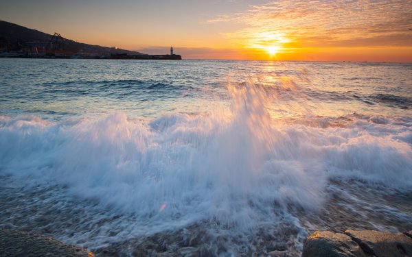 Черное море волны