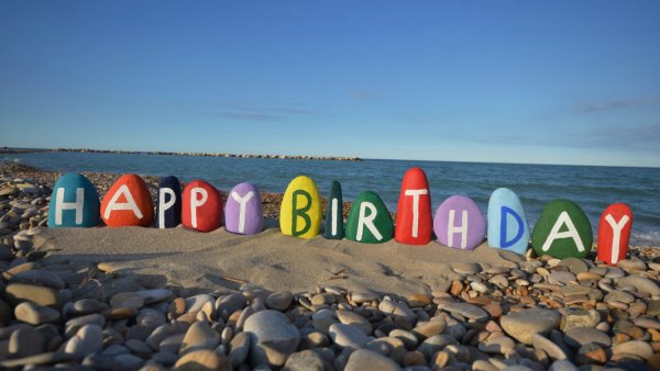 Открытки с днём рождения женщине с морем