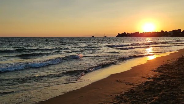 Закат на Средиземном море