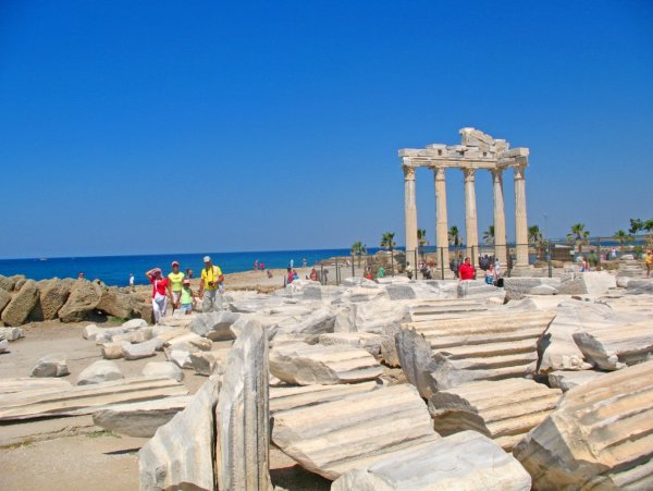 Храмы Аполлона и Афины