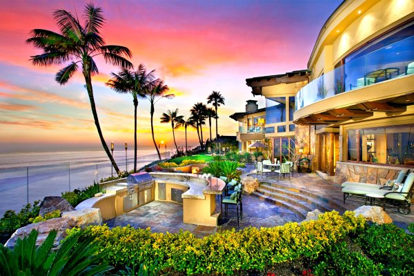 Дом на берегу океана