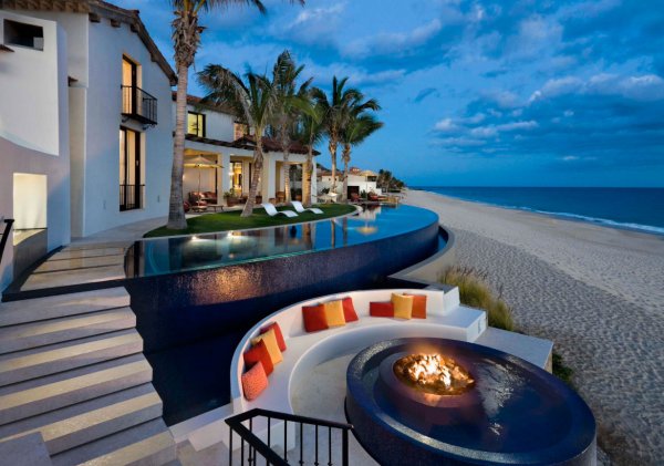 Вилла у океана