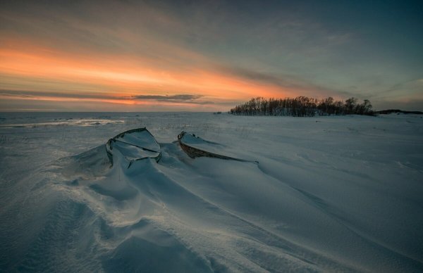 Белое море покрытое льдом
