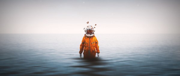 Космонавт в воде