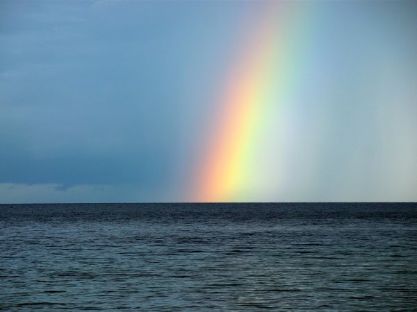Радуга над морем