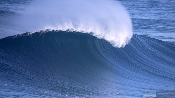 Пирс Северного моря в шторм