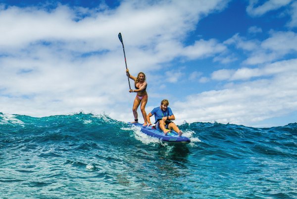 Семья на серфинге