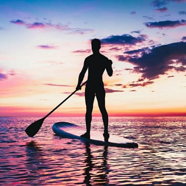 Серфер на закате