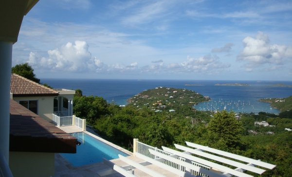 Вилла с видом на океан