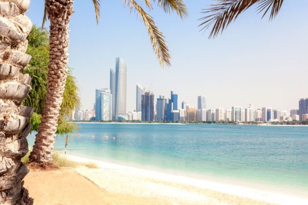 Пляж Corniche Beach Абу Даби