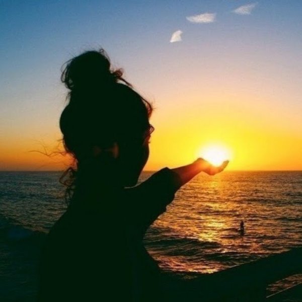 Девушка на закате