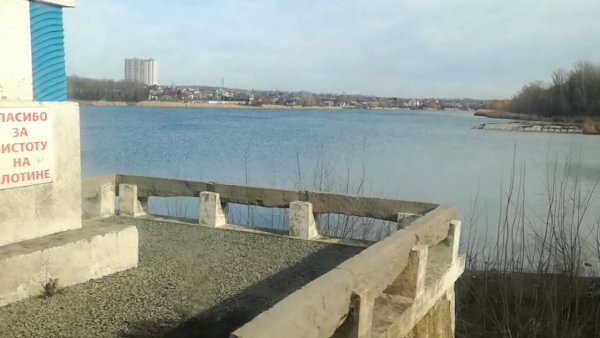 Дамба Ростовского моря