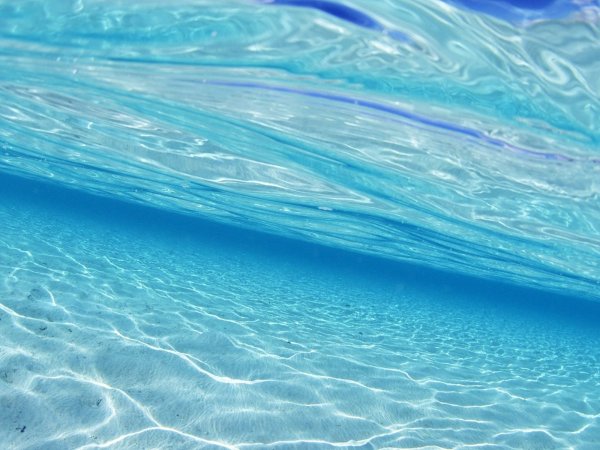 Бирюзовая вода
