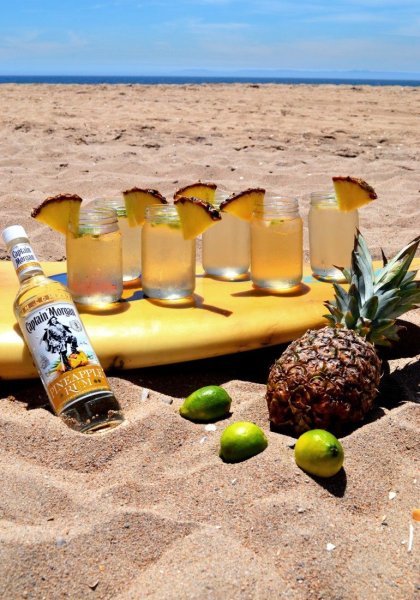 Лето море пляж напитки