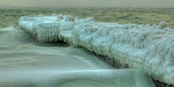 Замерзшее черное море 2012