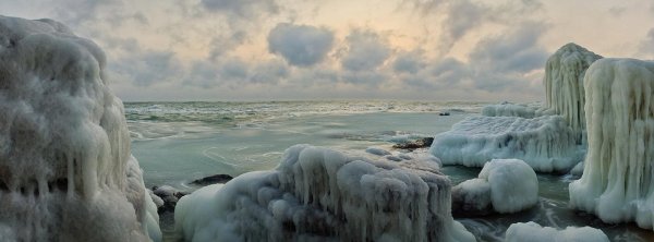 Черное море замерзло