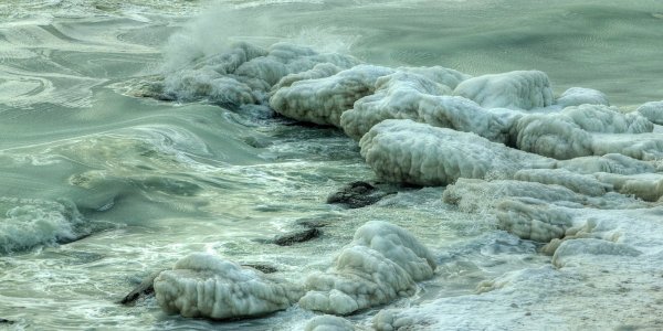 Замерзшее черное море 2012