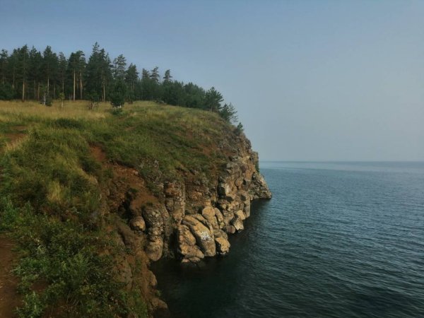 Карьер на берегу ангары