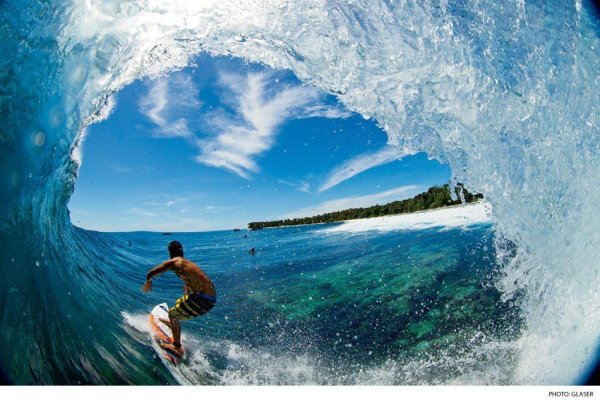 Рука торчит из воды