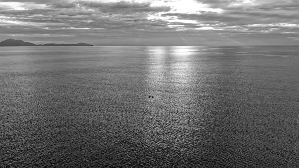 Мрачная гладь воды