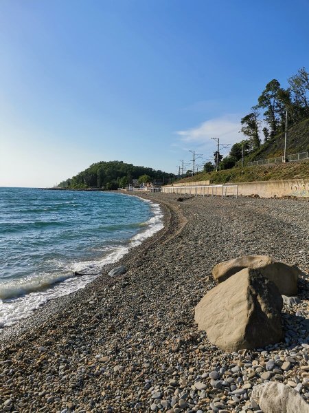Пляж в поселке Вардане Сочи